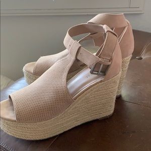 Chunky pink petal wedges🌸